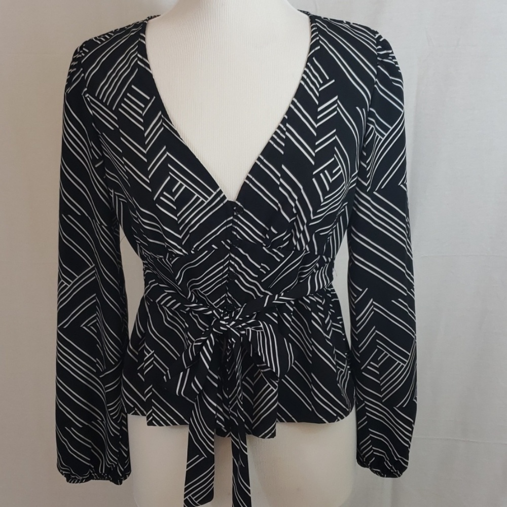 NWT Forever 21 Black & W Shirt Size Large